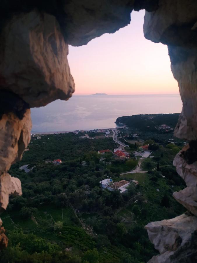 Retzos Rooms Himare Eksteriør bilde