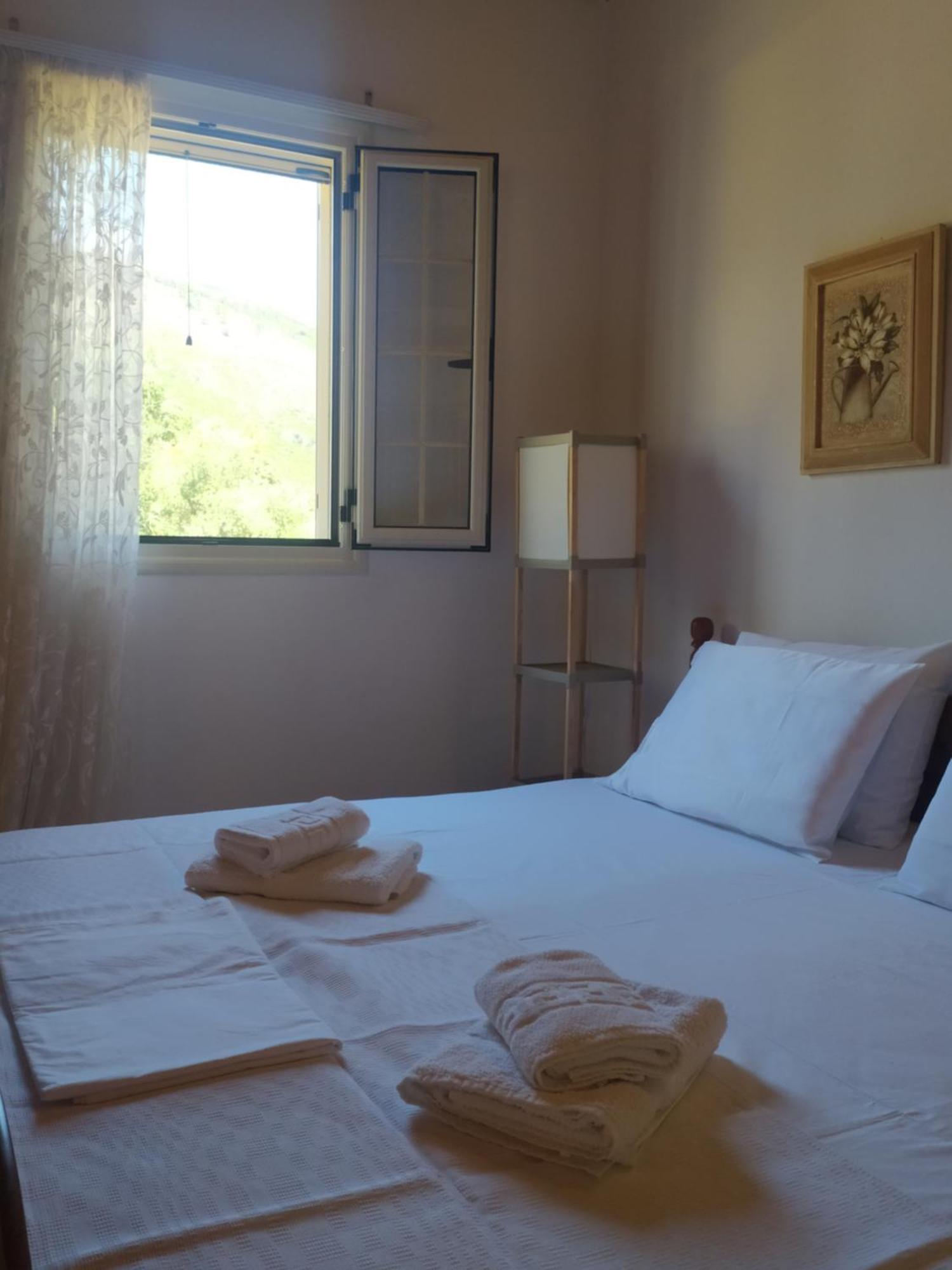 Retzos Rooms Himare Eksteriør bilde