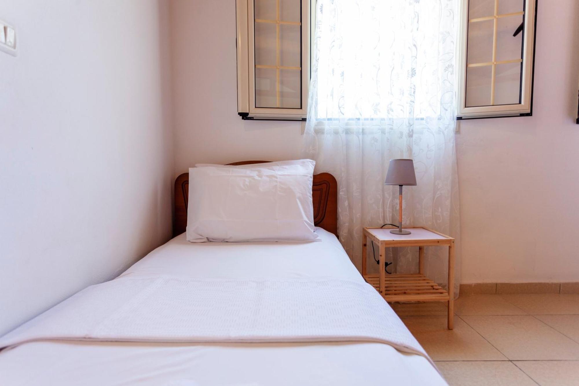 Retzos Rooms Himare Eksteriør bilde